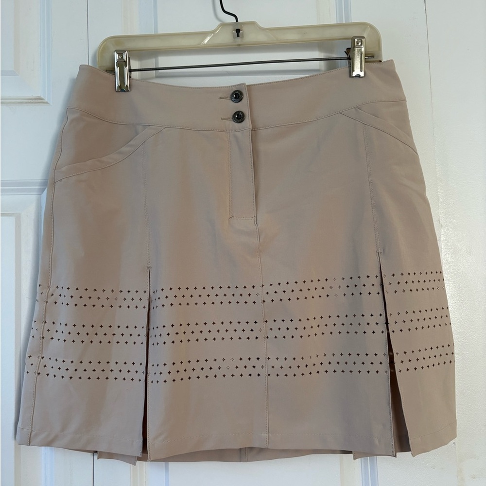 Chase 54 skort skirt with perforated design